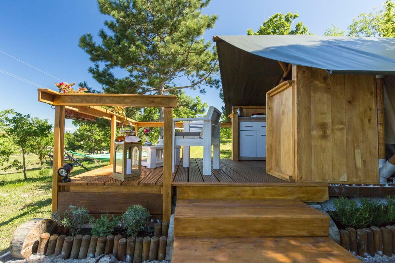 Kamp Romantik - Glamping Лабин Экстерьер фото